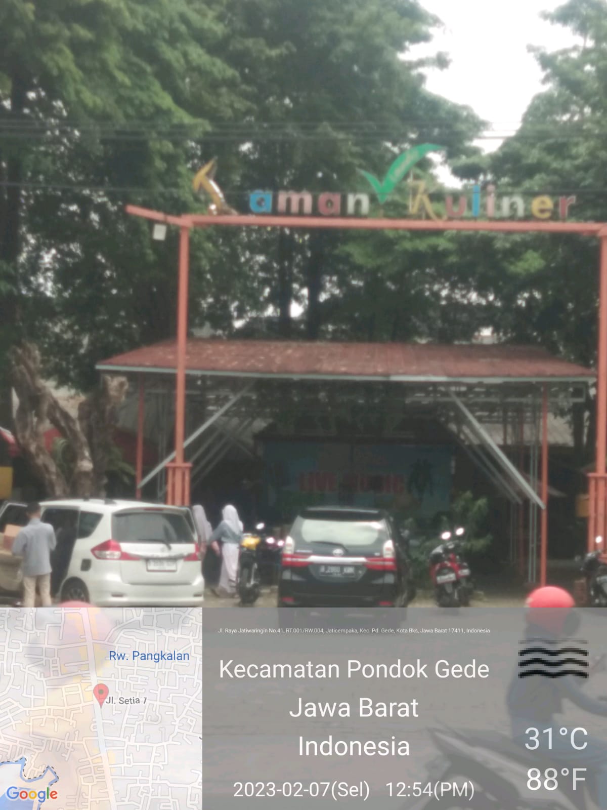 taman kuliner pondok gede